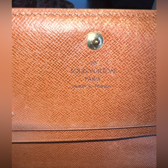 Authentic Louis Vuitton Monogram Wallet - Picture 10 of 17